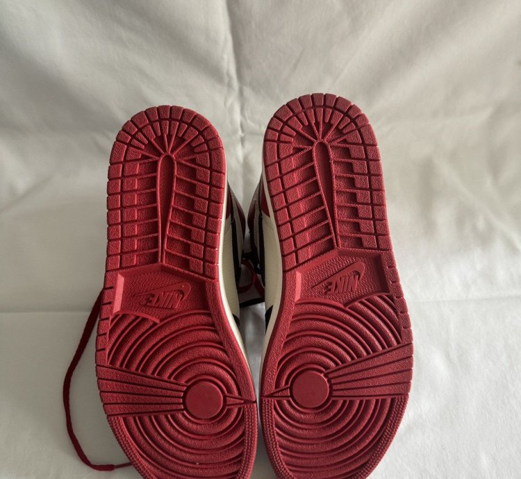 2018 Jordan 1 Retro High Og Bred Toe
