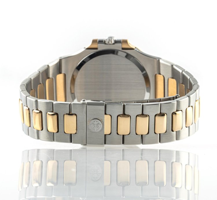 Patek Philippe Nautilus 3700 1 Service November 2023