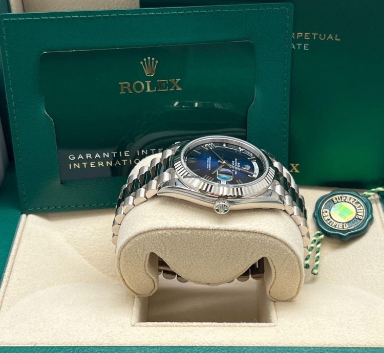 Rolex Day-date 40 228239 Day-date 40mm White Gold Blue Ombre Roman Dial Presidential