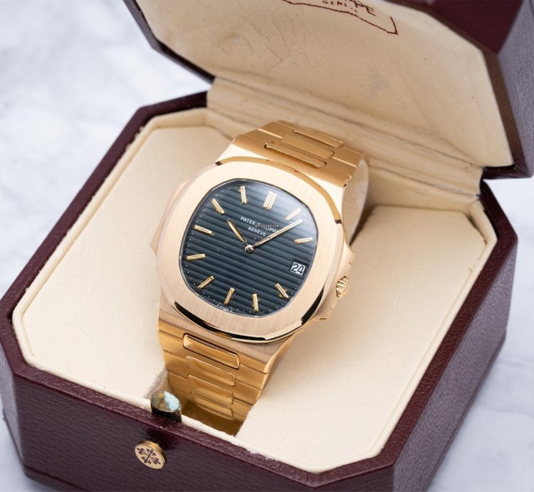 Patek Philippe Nautilus 3700 11j 18kt Gold Jumbo Blue Automatic