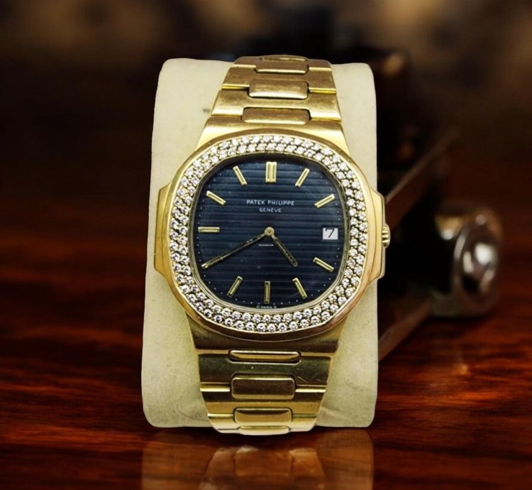 Patek Philippe Nautilus 3700 13