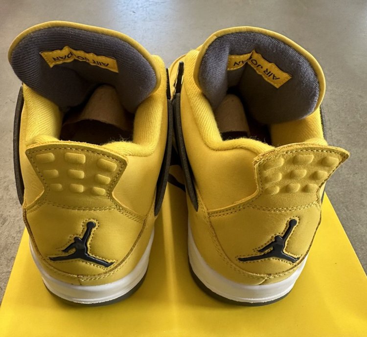 2021 Nike Air Jordan 4 Retro Lightning