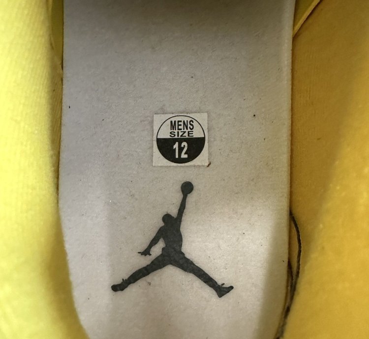 2021 Nike Air Jordan 4 Retro Lightning