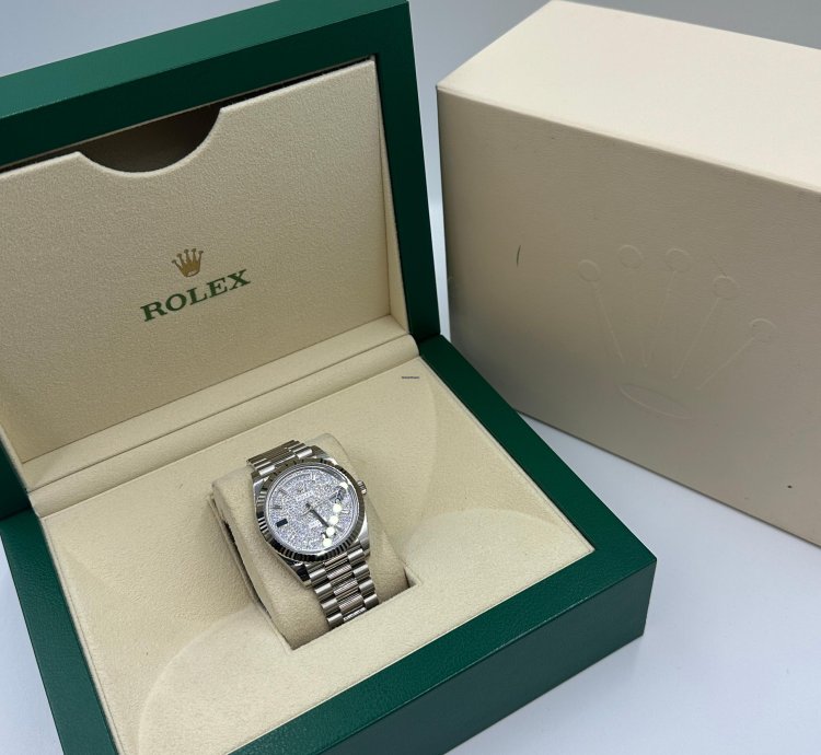 Rolex Day-date 40 228239 Pave