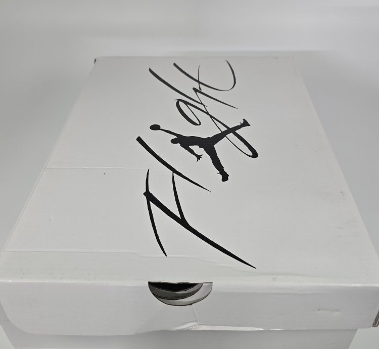 2024 Air Jordan 4 Retro White Thunder