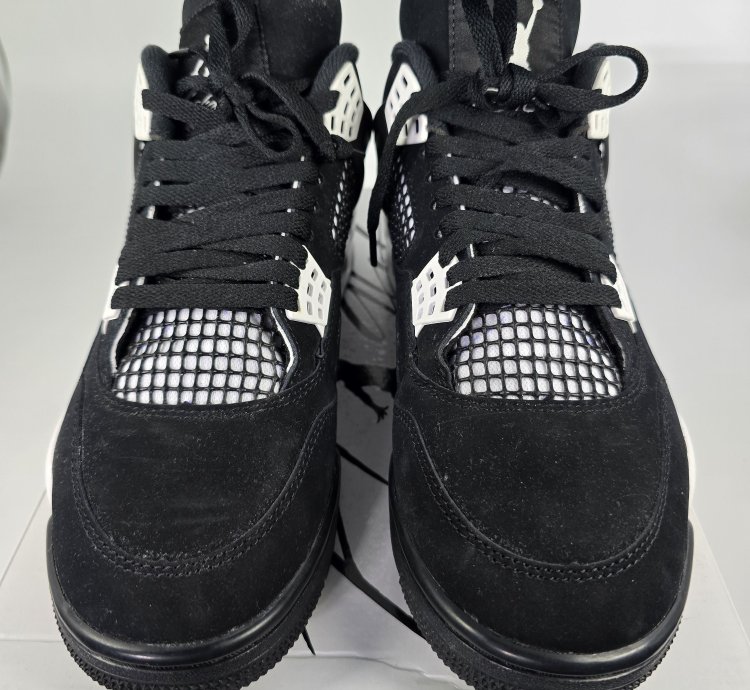 2024 Air Jordan 4 Retro White Thunder