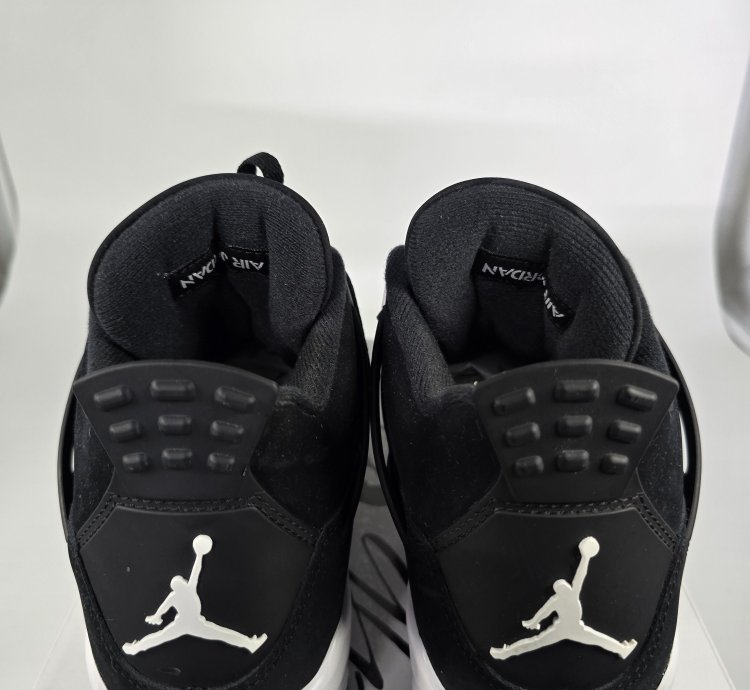2024 Air Jordan 4 Retro White Thunder