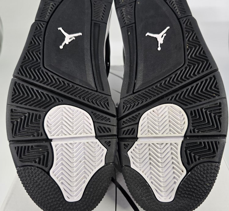 2024 Air Jordan 4 Retro White Thunder