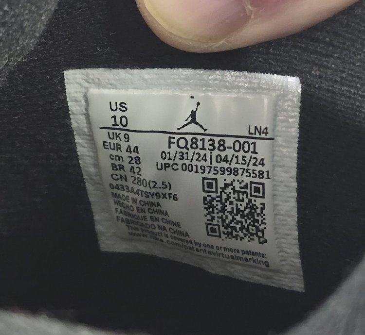 2024 Air Jordan 4 Retro White Thunder