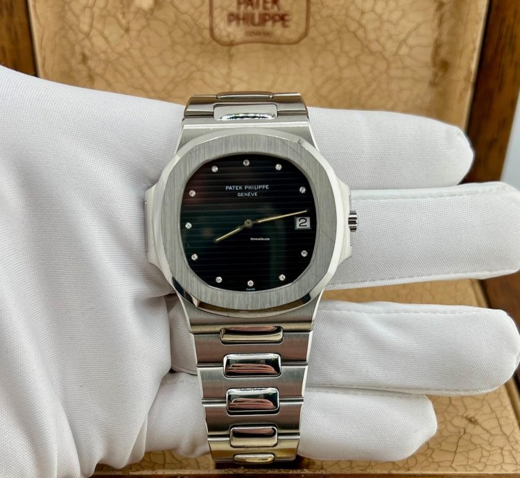 Patek Philippe Nautilus 3700 Jumbo 1973 Extrait Archive Box