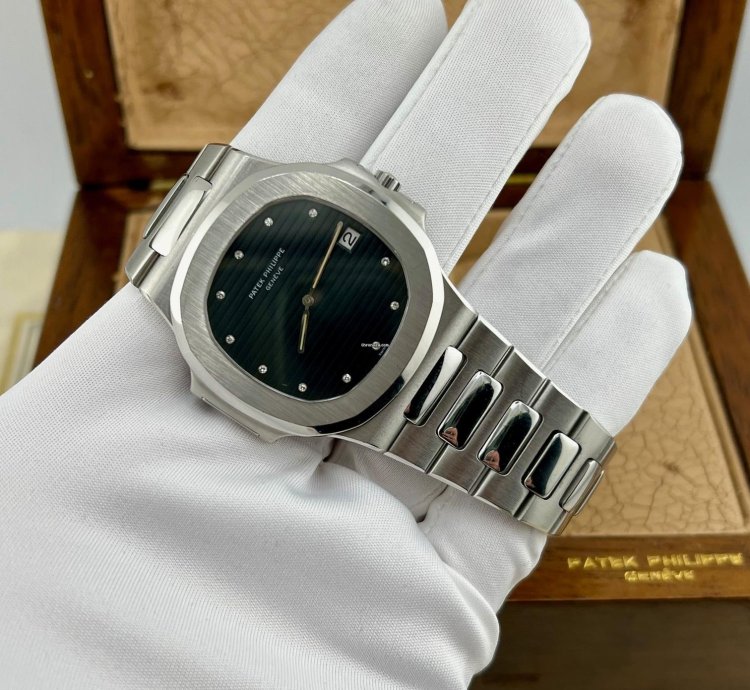 Patek Philippe Nautilus 3700 Jumbo 1973 Extrait Archive Box