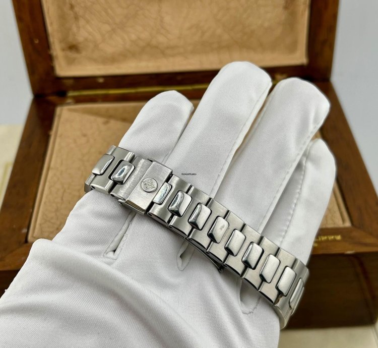 Patek Philippe Nautilus 3700 Jumbo 1973 Extrait Archive Box