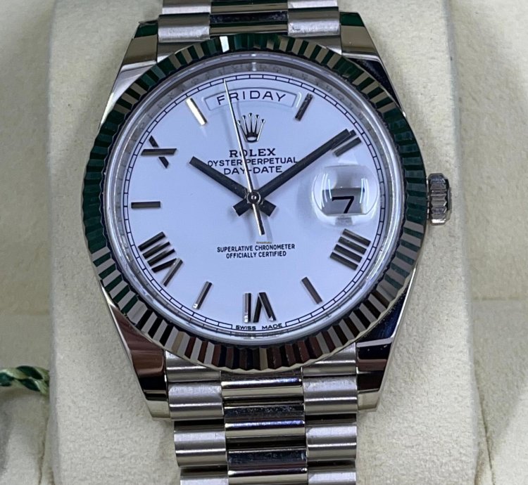 Rolex Day-date 40 228239 White Roman White Gold President