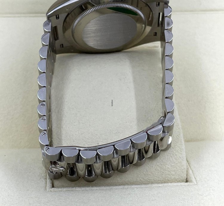Rolex Day-date 40 228239 White Roman White Gold President