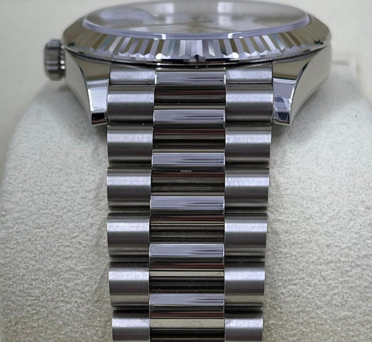 Rolex Day-date 40 228239 White Roman White Gold President