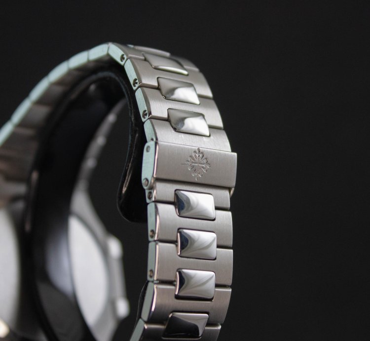 Patek Philippe Nautilus 3710 1a