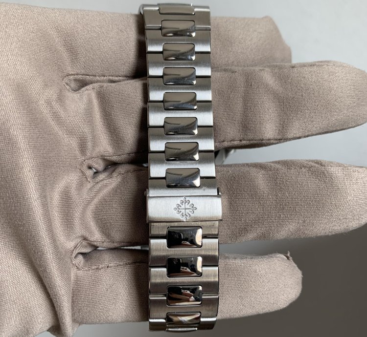 Patek Philippe Nautilus 3710 1a Black Dial Power Reserve Like New Full Set 2001