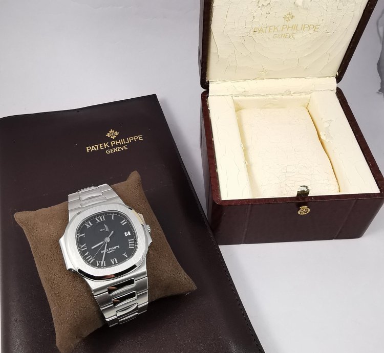 Patek Philippe Nautilus 3710 1a Full Set Serviced By Patek 2022