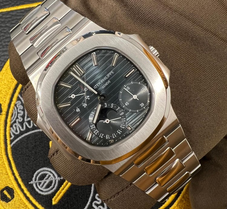 Patek Philippe Nautilus 37121a