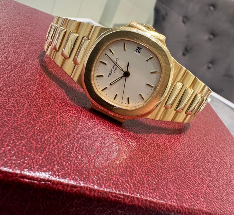 Patek Philippe Nautilus 37mm 18ct Yellow Gold Unpolished As New