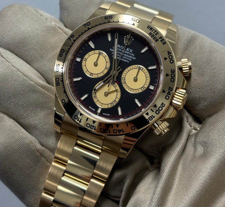 Rolex Daytona Cosmograph Daytona - Yellow Gold - Black Dial - Oyster - New 2024 Box And Papers
