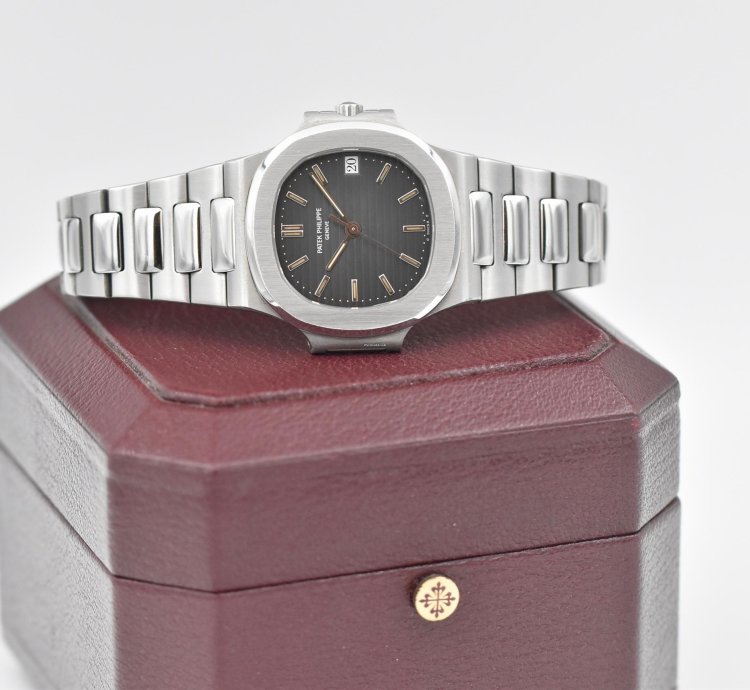 Patek Philippe Nautilus 3800 - Full Set 1995