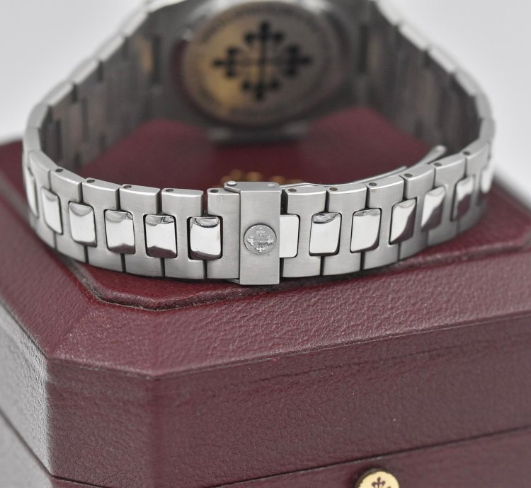 Patek Philippe Nautilus 3800 - Full Set 1995