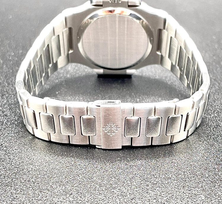 Patek Philippe Nautilus 3800 01 Steel With Original Papers Condition Like New