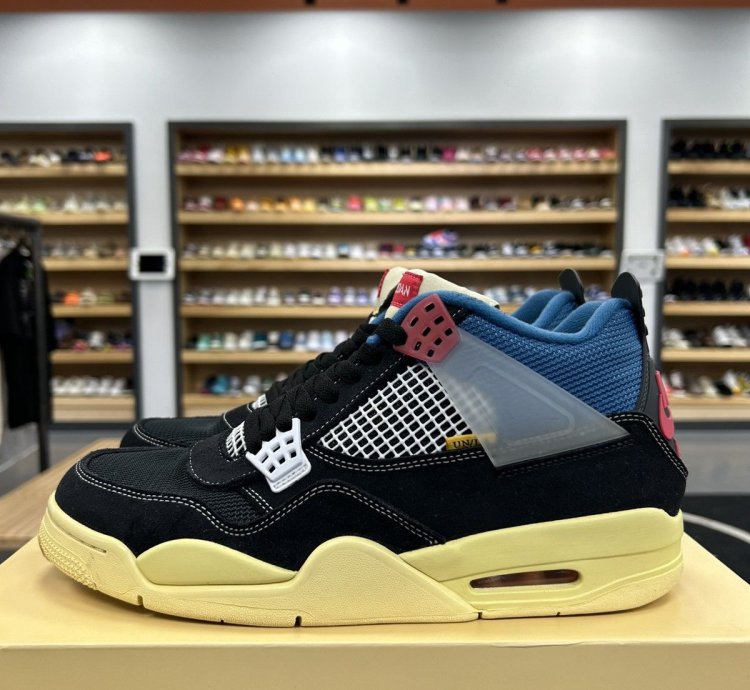 75302 Jordan 4 Retro Union Off Noir