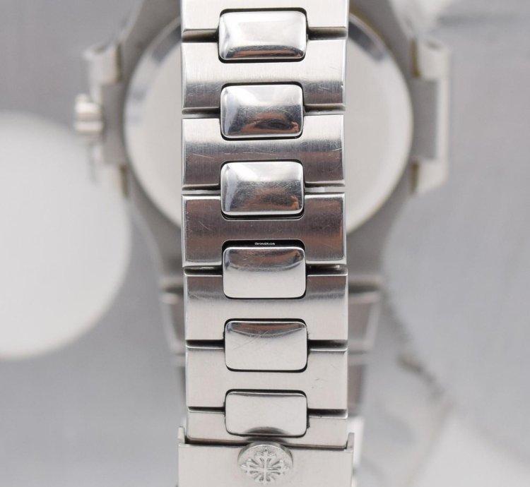 Patek Philippe Nautilus 3800 1 Extract Of Archives 1998