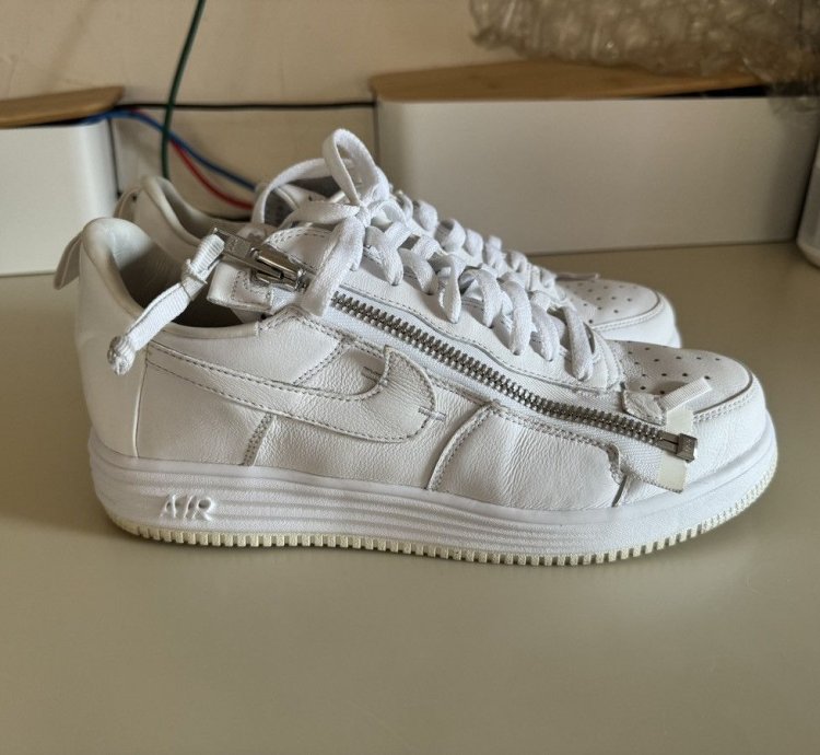 Acronym Nike Lunar Force 1