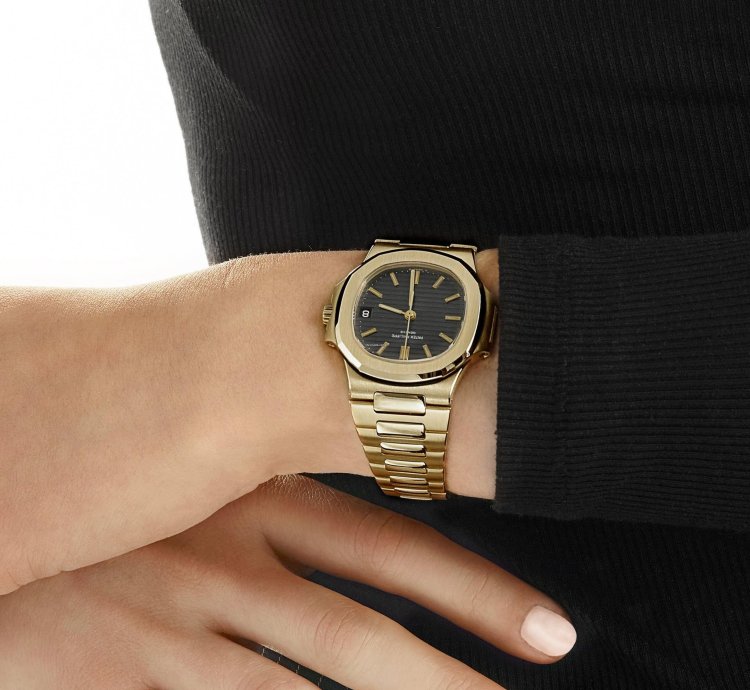Patek Philippe Nautilus 3800 1 Yellow Gold Black Dial 1983