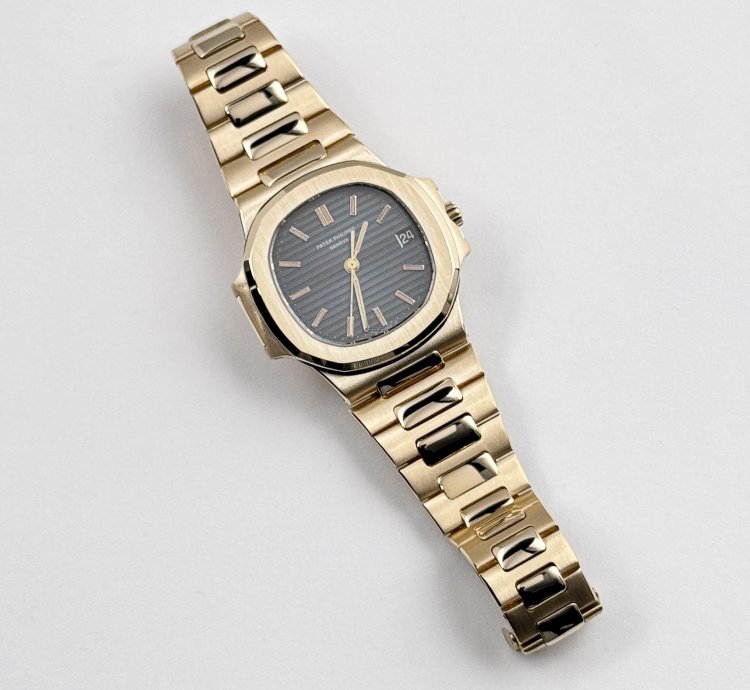 Patek Philippe Nautilus 3800 1 Yellow Gold Black Dial 1983