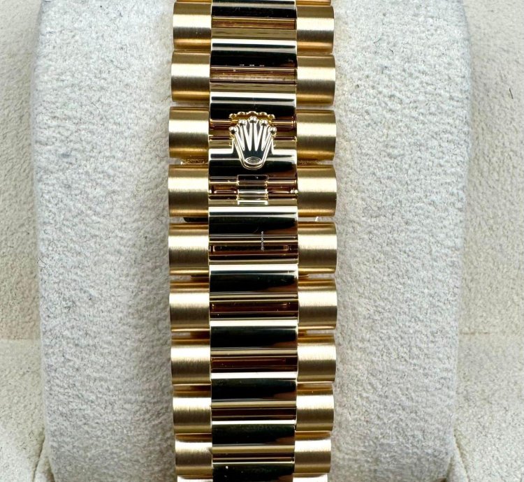 Rolex Day-date 40 228348rbr 40mm Yellow Gold Green Roman Dial Diamond Bezel Unworn 2024