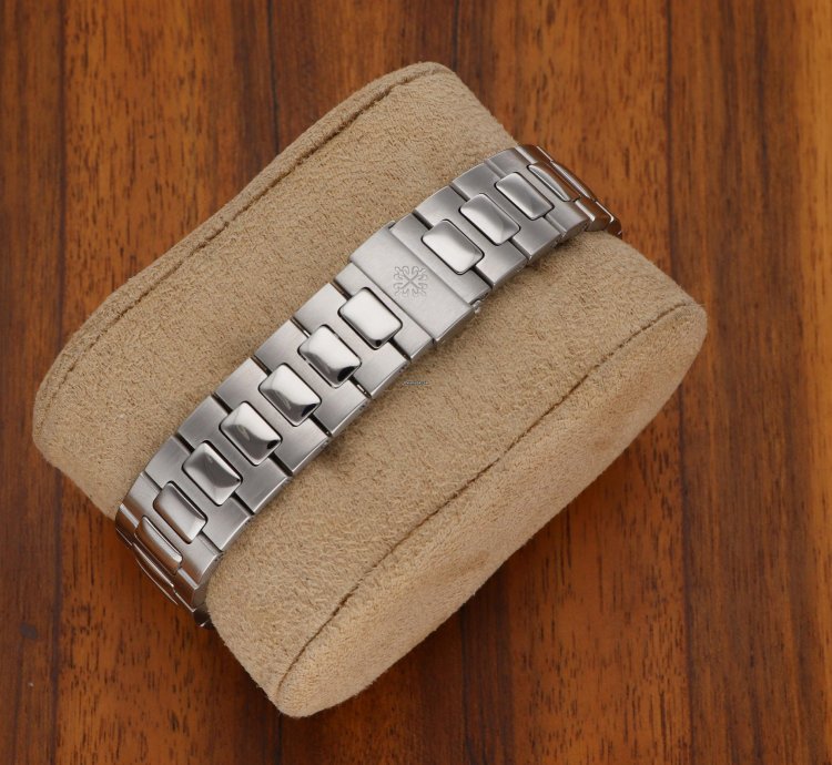 Patek Philippe Nautilus 3800 1a-011 Vintage Steel White Dial Fullset Service Perfect Condition