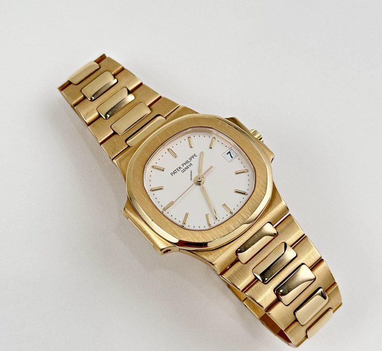 Patek Philippe Nautilus 3800 1j-001 Yellow Gold White Dial 2000