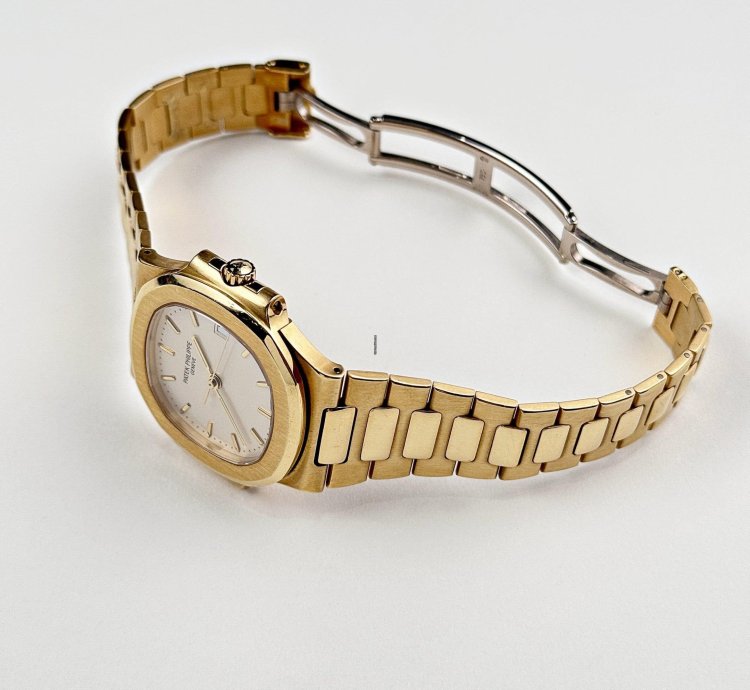 Patek Philippe Nautilus 3800 1j-001 Yellow Gold White Dial 2000