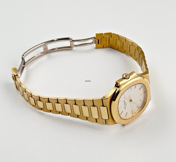 Patek Philippe Nautilus 3800 1j-001 Yellow Gold White Dial 2000
