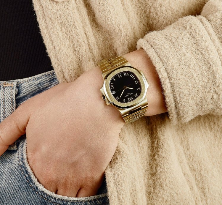 Patek Philippe Nautilus 3800 1j-017 Yellow Gold Black Dial 2003