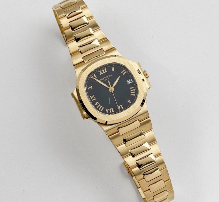 Patek Philippe Nautilus 3800 1j-017 Yellow Gold Black Dial 2003