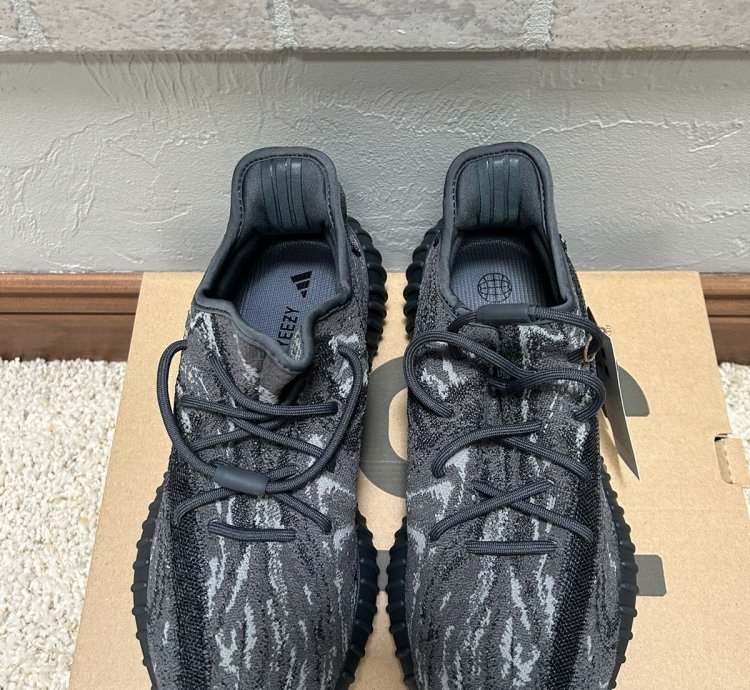 Yeezy 350 Boost V2