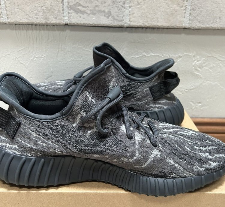 Yeezy 350 Boost V2