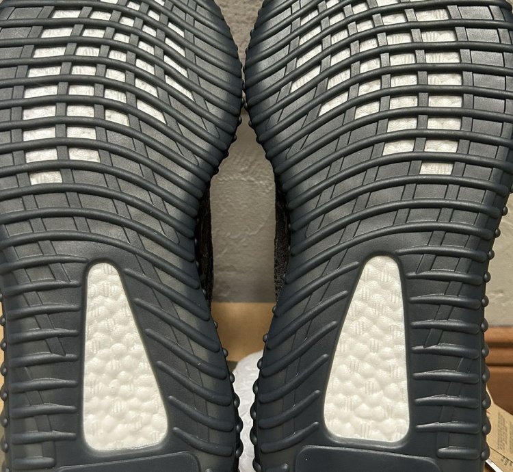 Yeezy 350 Boost V2