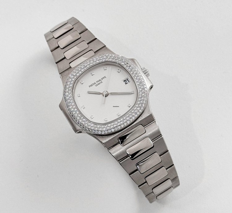 Patek Philippe Nautilus 3800 4g-001 White Gold White Dial Diamond Set 2004