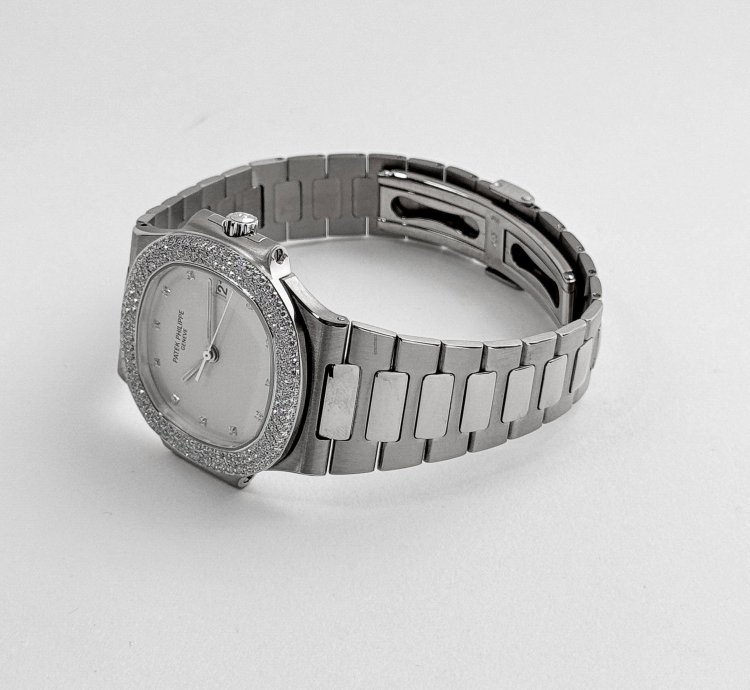 Patek Philippe Nautilus 3800 4g-001 White Gold White Dial Diamond Set 2004