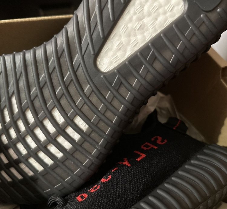 Yeezy 350 Boost V2 Bred Black Red 2020 New