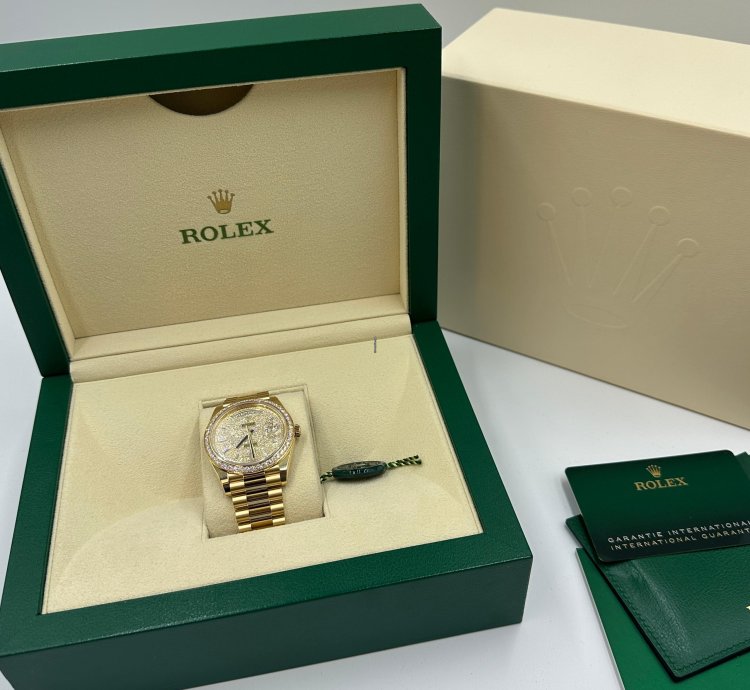 Rolex Day-date 40 228348rbr Pave