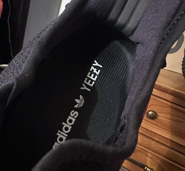Yeezy 350 Boost V2 Bred Black Red 2020 New