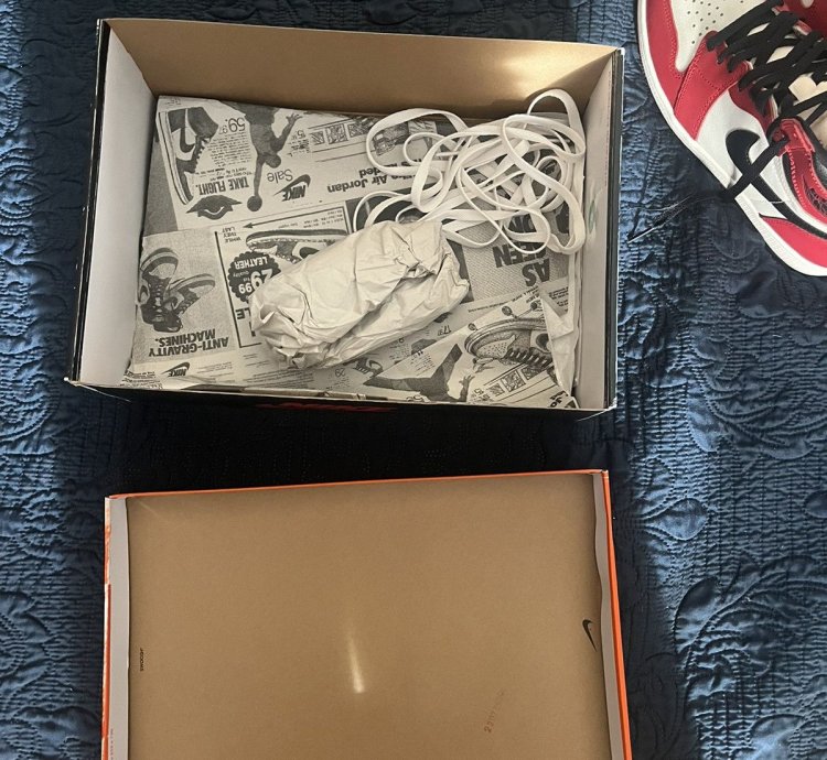 Air Jordan 1 Chicago Lost And Found