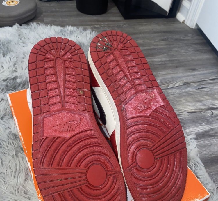 Air Jordan 1 Chicago Lost And Found Size 8 5